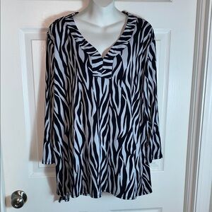 Amana Women Black and White Zebra Print V-Neck Tunic Plus Size 3X